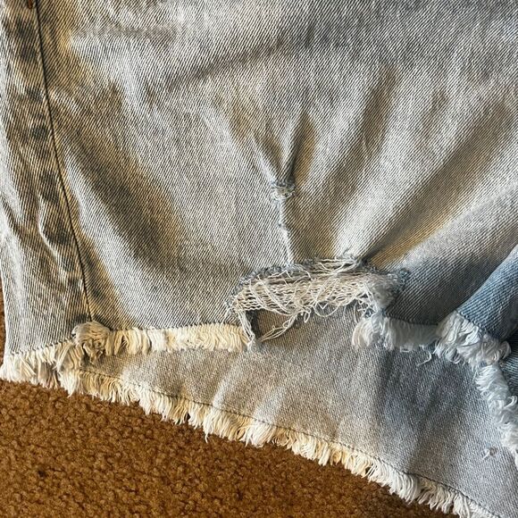 Distressed denim shorts - Picture 5 of 5